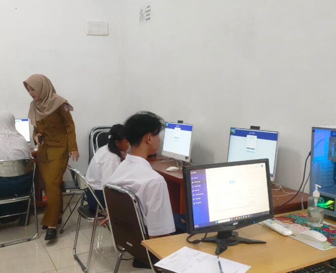 Semangat Tanpa Batas: Pelaksanaan TKA Hari Pertama di SLB Negeri 1 Jembrana Berjalan Lancar